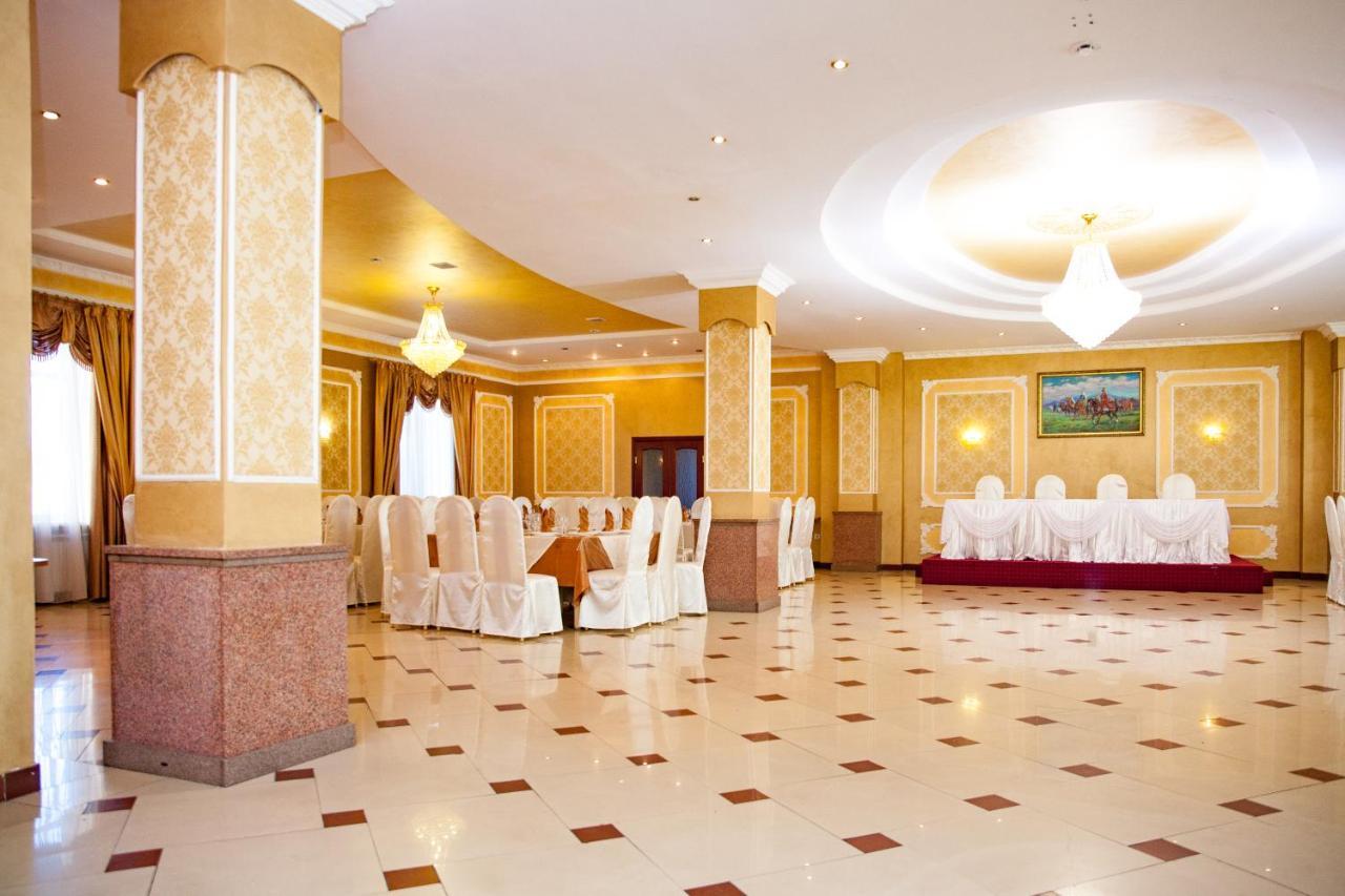 Ak Samal Hotel Karagandy Exteriör bild